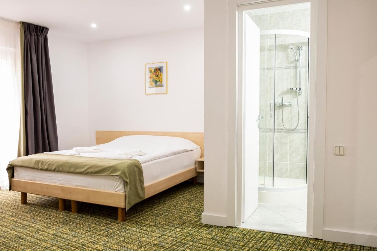 Casa Gabriela Hotel Bukarest Eksteriør billede