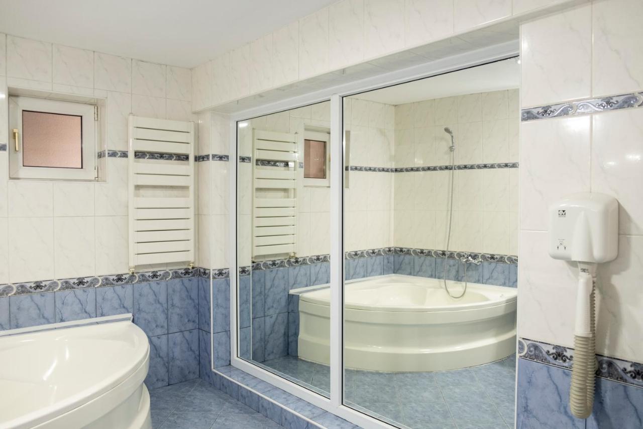 Casa Gabriela Hotel Bukarest Eksteriør billede