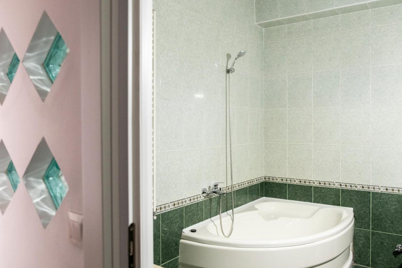 Casa Gabriela Hotel Bukarest Eksteriør billede